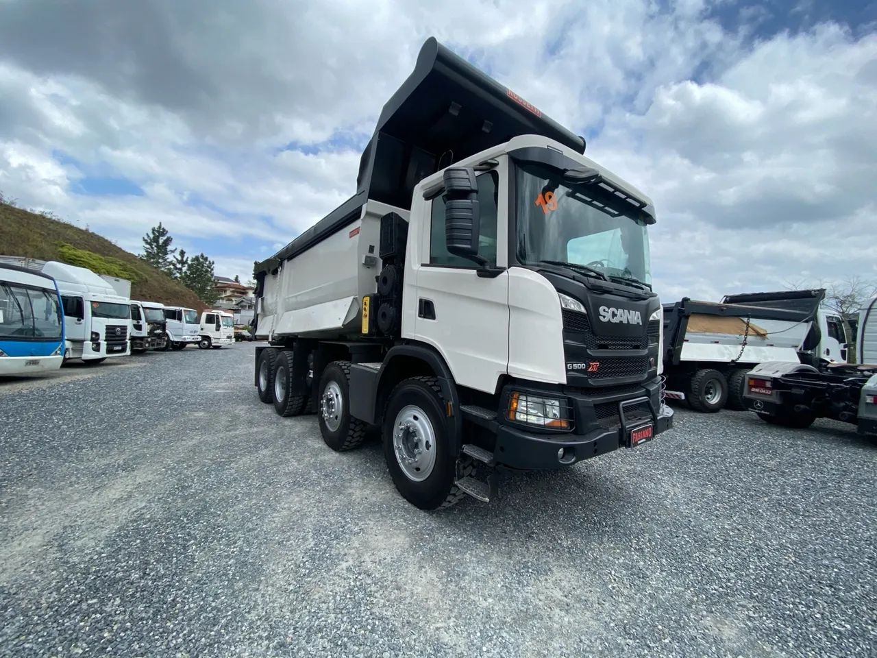 Scania G500 XT Bitruck Caçamba canaleta 20 M3