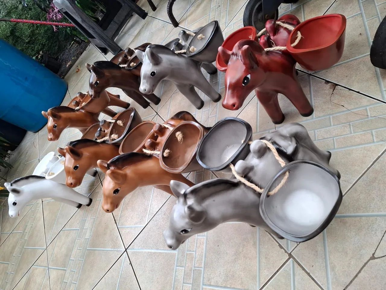 Artesanato em cerâmica branca envernizado  - Foto 3