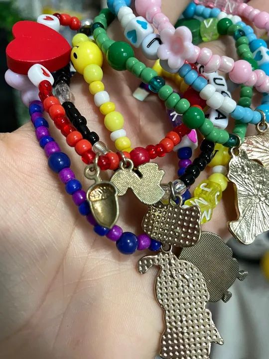 Lote com 7 Pulseiras de miçangas BTS  - Foto 3