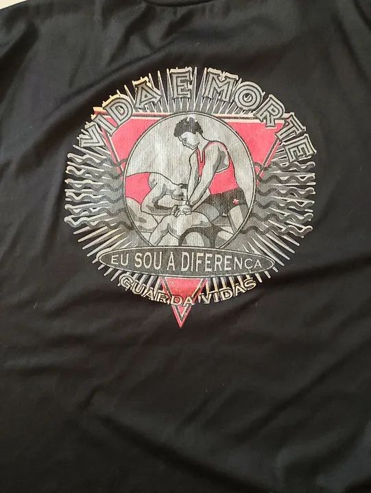 Camisa lycra  guardião de piscina tam M - Foto 5