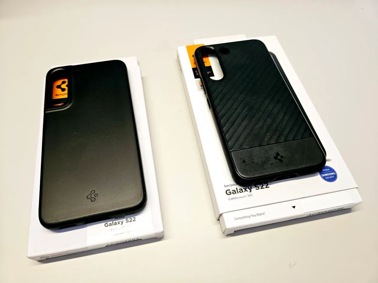 Duas capas Spigen para Samsung S22 - Foto 2