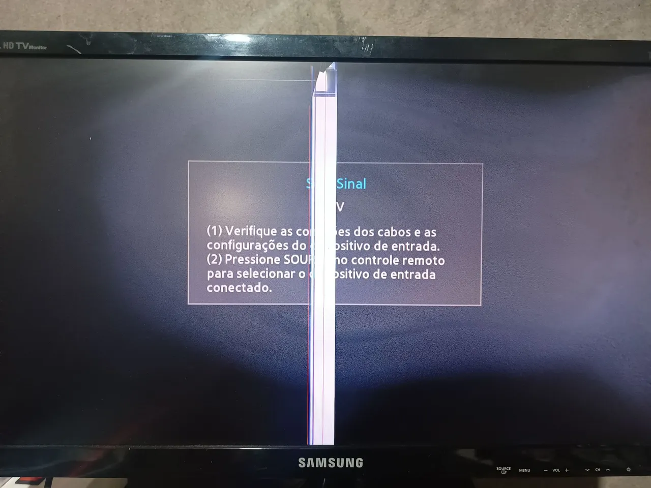 Monitores com defeito com mostra nas fotos