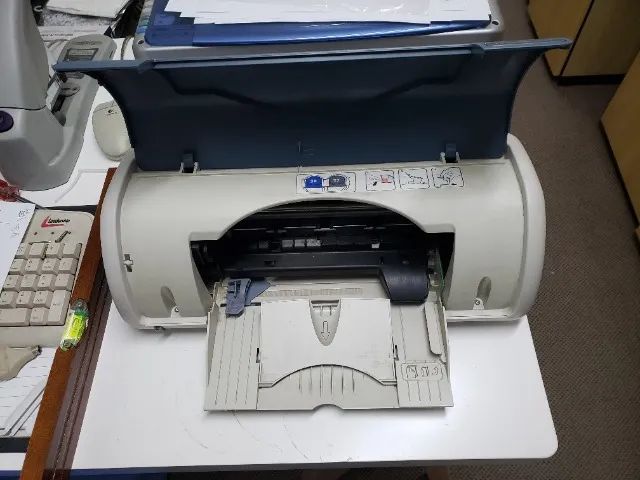 Impressora HP Deskjet 3745 colorida completa funcionando e em perfeito estado - Foto 3