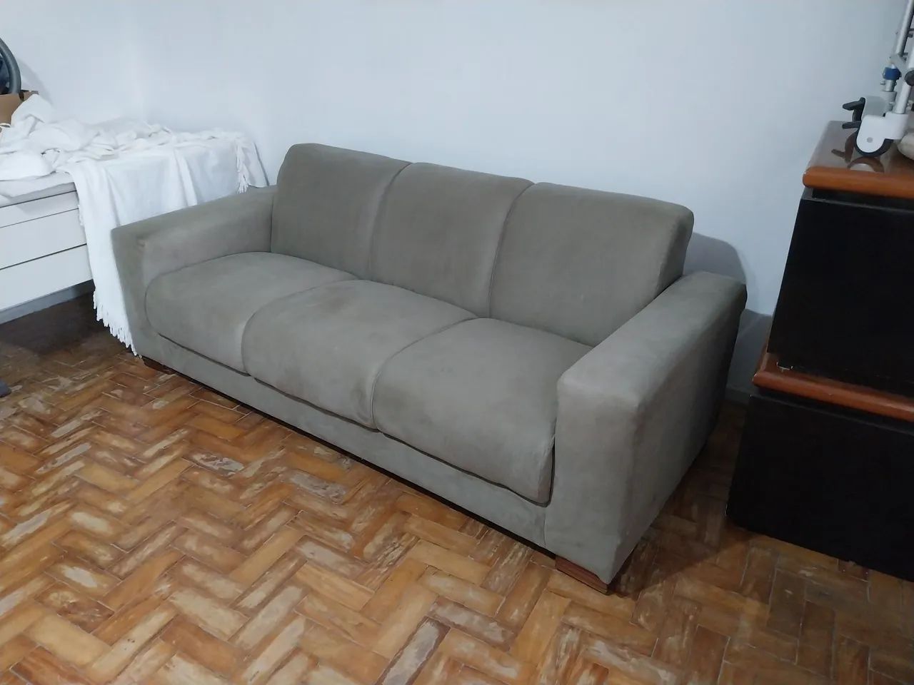 Sofá 3 lugares novo