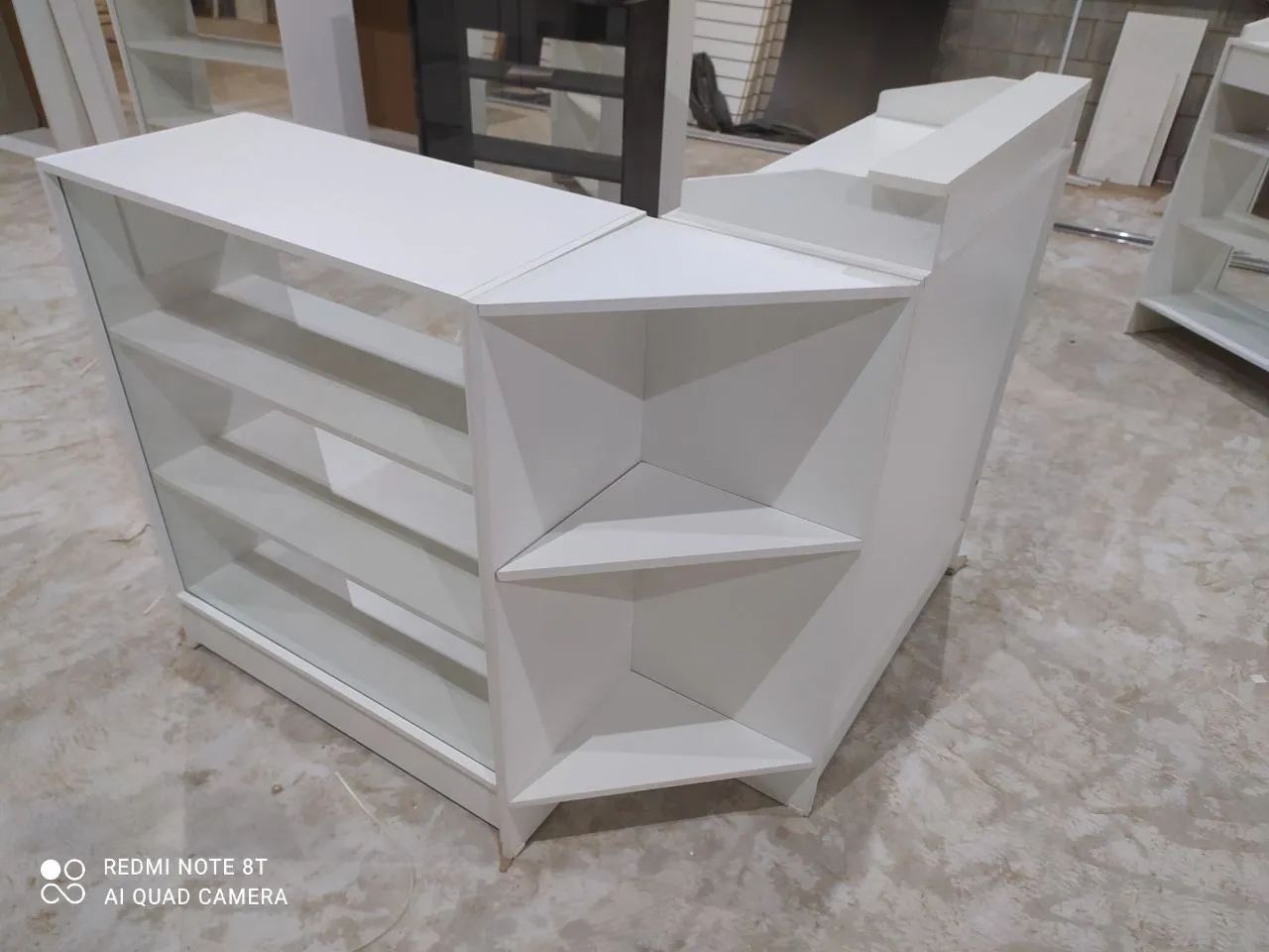 Balcão Caixa + Balcão Expositor Vitrine Lzinho MDF