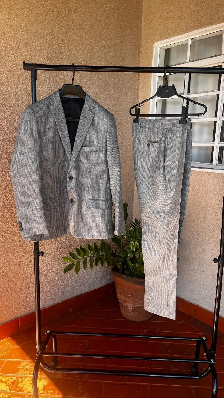 Terno Cinza Clássico - Elegância Impecável
