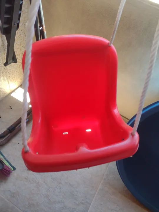 Balanço infantil vermelho - Foto 2