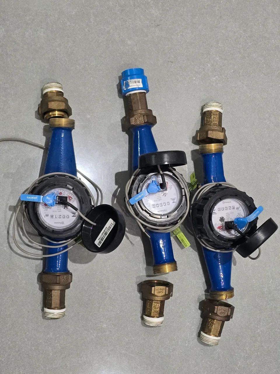 Três Hidrômetros de 1" para Instalações Hidráulicas - Foto 3