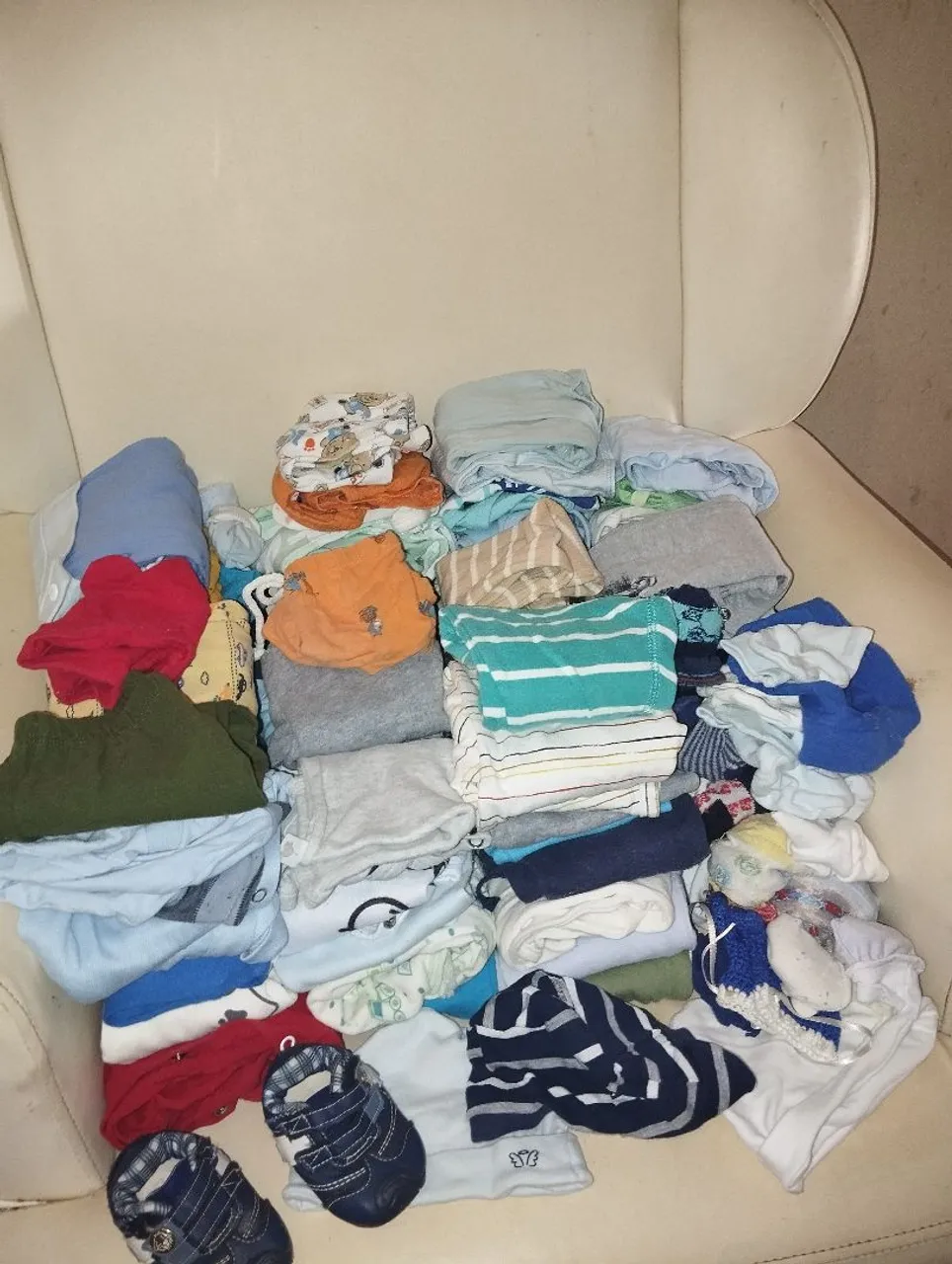 Lote de roupas infantis variadas tamanho RN a 5 meses