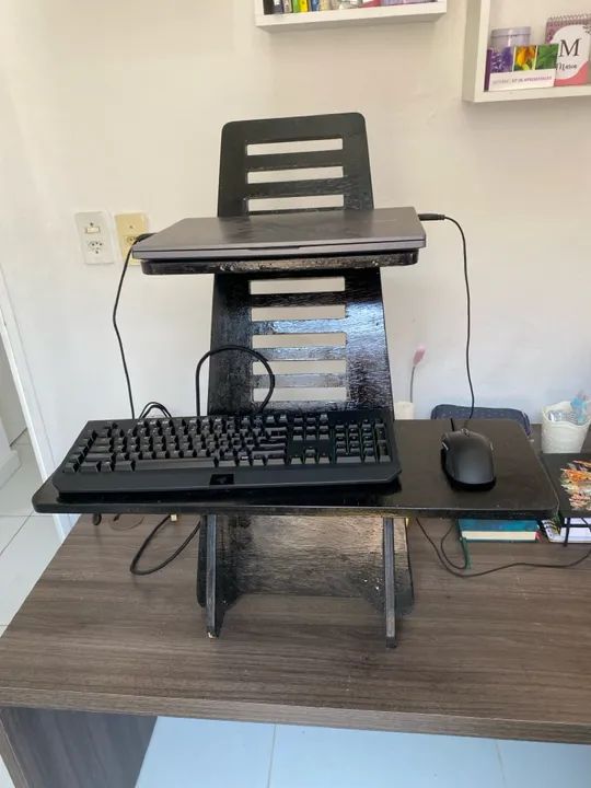Standing Desk - Suporte para Notebook em Madeira - Foto 3