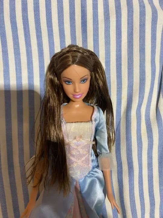 boneca barbie a princesa e a plebeia erika versão básica indonésia  - Foto 4