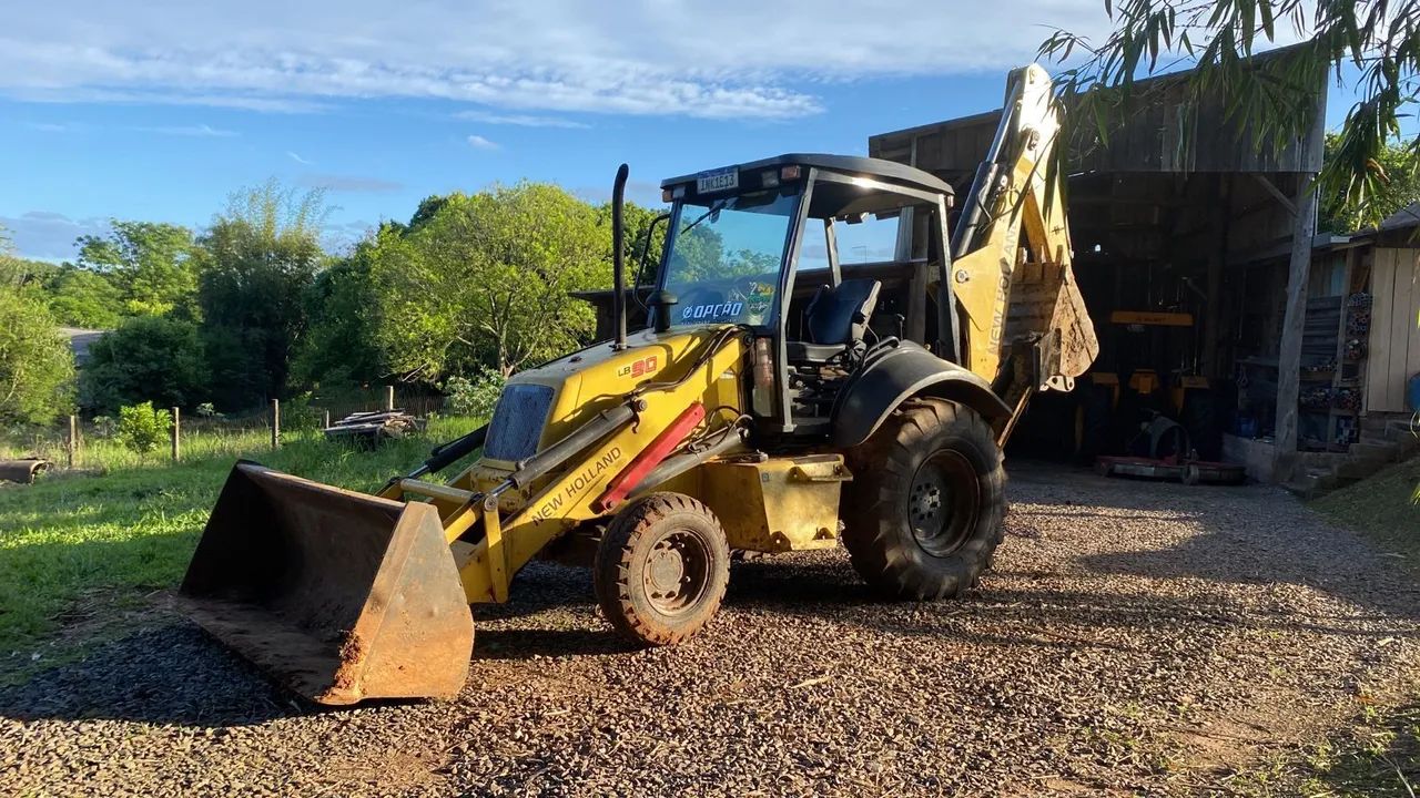 Maquina 100% operacional.  Só chama se tiver interesse,  dispenso curiosos. 