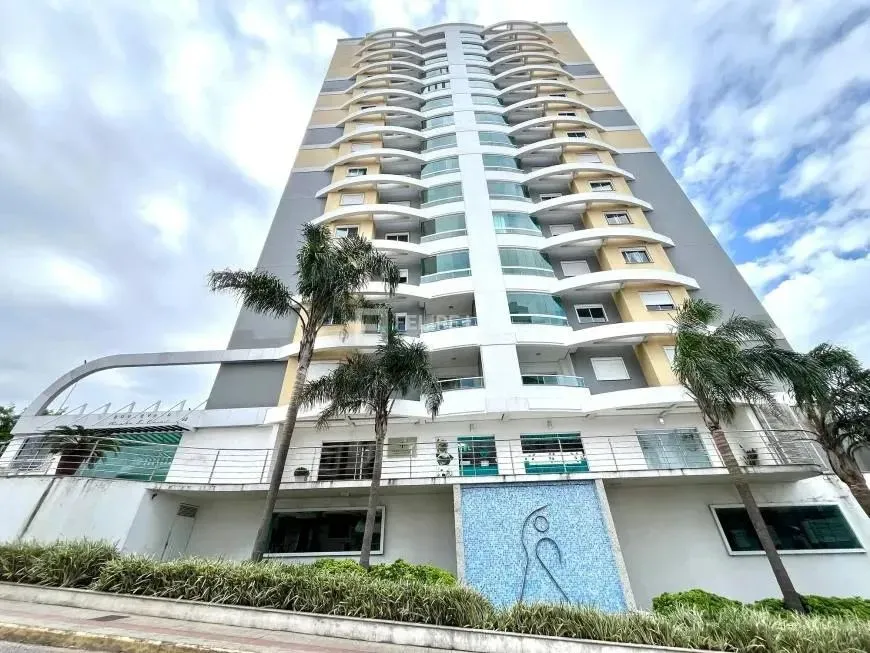 Apartamento em Barreiros - São José, SC