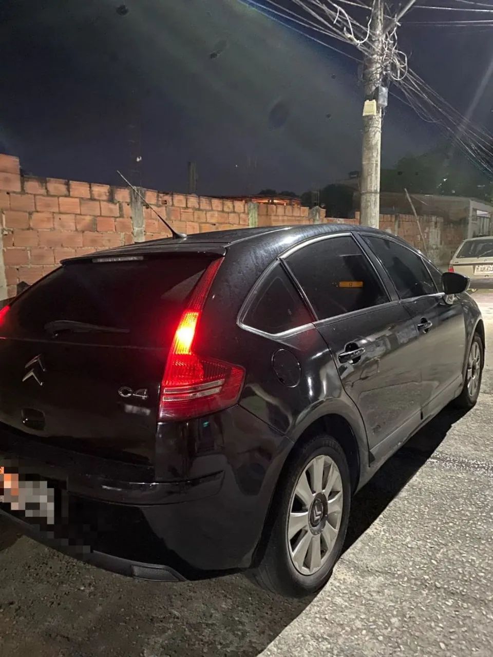 VENDO OU TROCO C4 CARRO TEM NADA PRA FAZER  - Foto 3