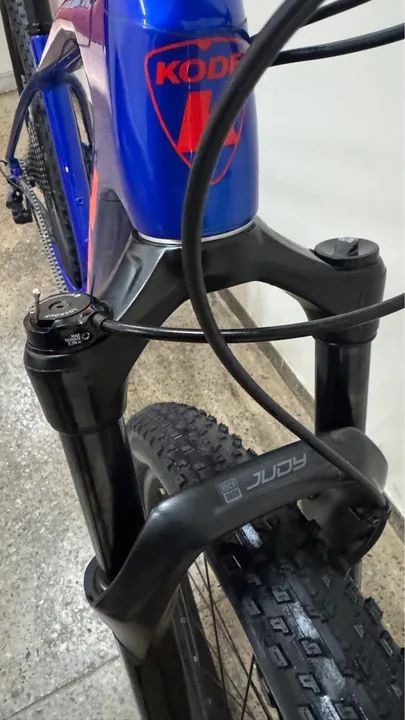 BICICLETA KODE PRODIGY CARBON 29 TAMANHO 17 SEMI NOVA  - Foto 4
