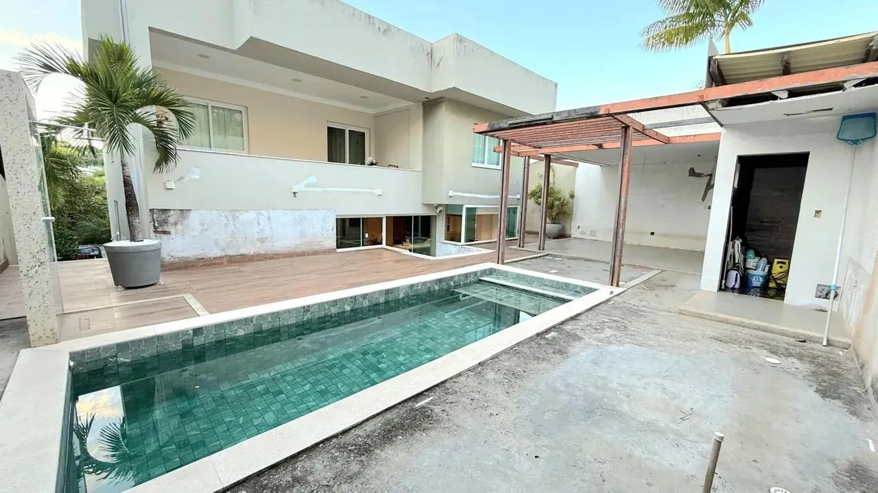 Linda Casa à Venda no Alphaville II Salvador 5 Quartos | Porteira Fechada | 455 m² de Con