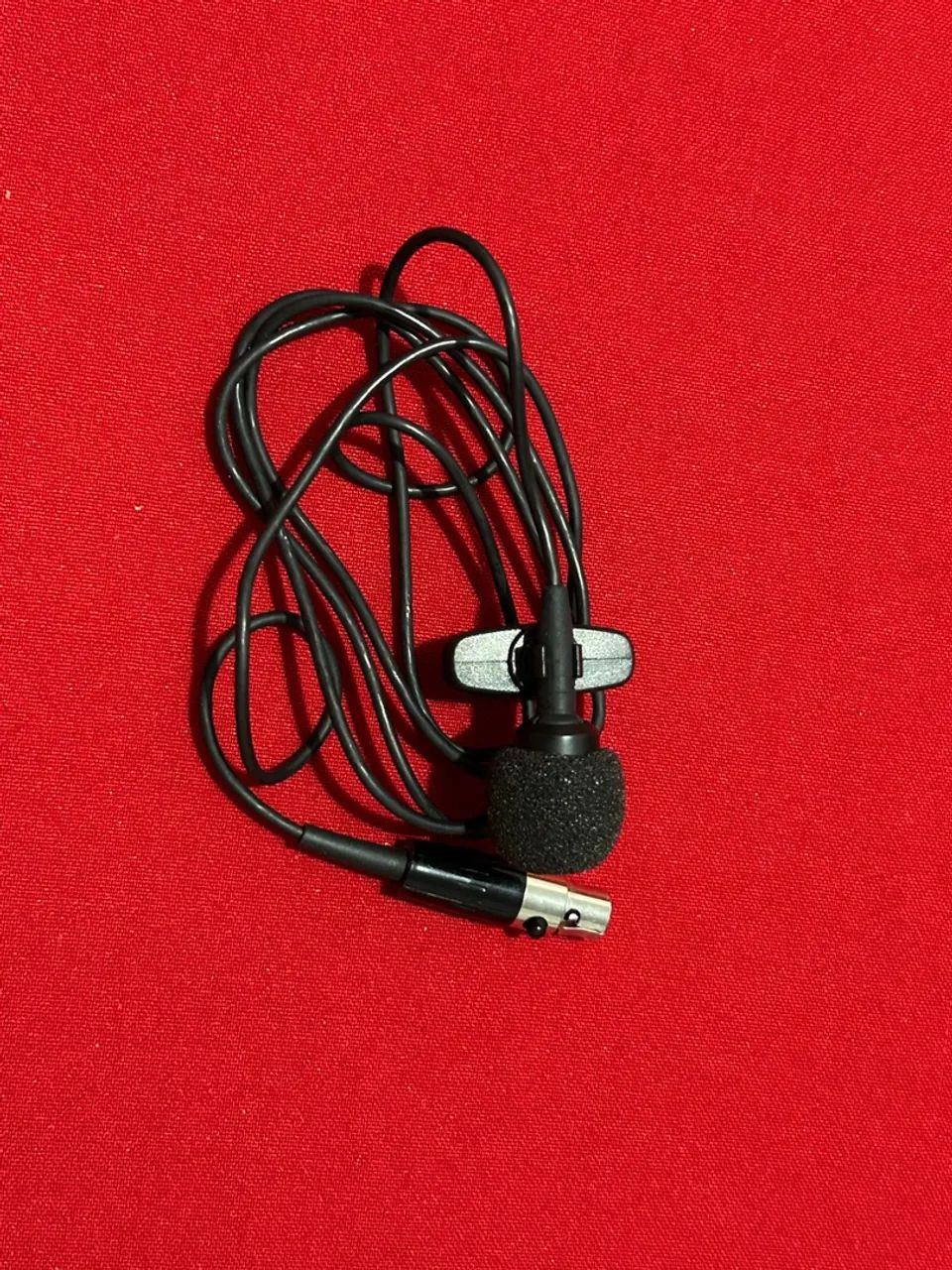 Microfone de Lapela para Gravação de Áudio