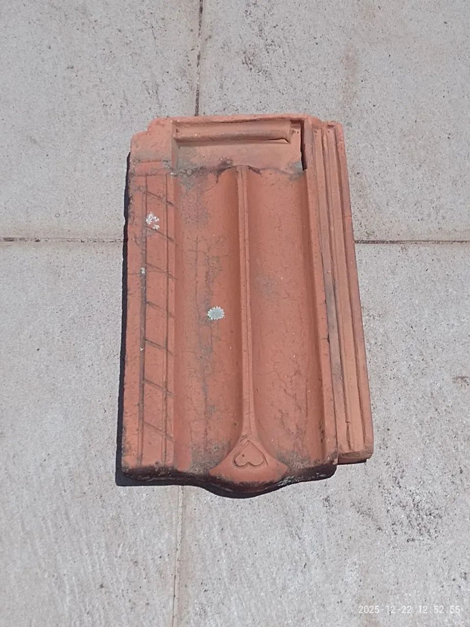 Lote de 87 telhas francesas - encaixe lado direito  - Foto 4