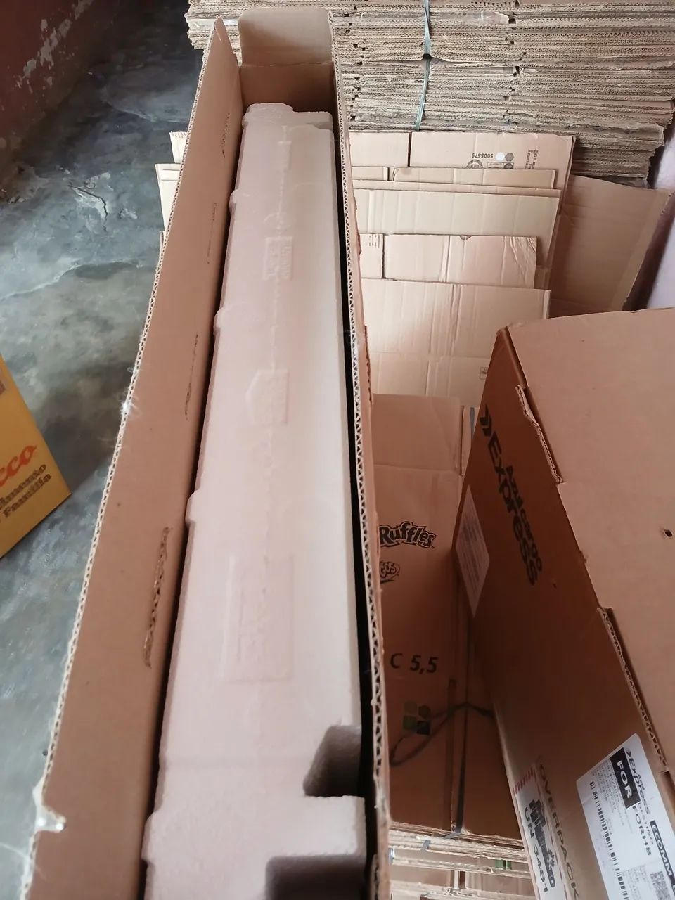 Caixa denpapelao tv de 32 polegadas  - Foto 2