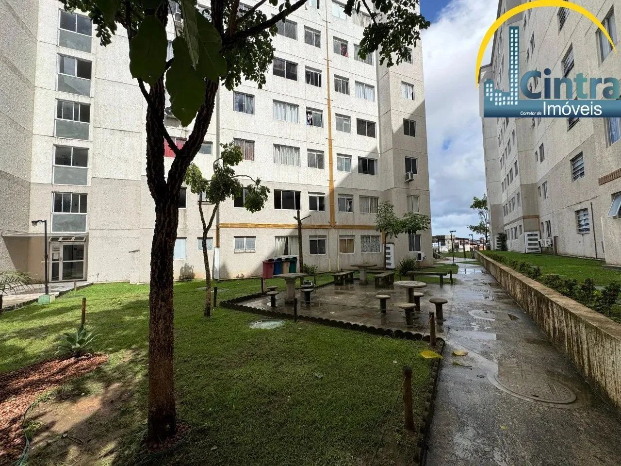 Vendo apartamento térreo, 2/4 no Cond. Torres de Campinas, em frente à Estação Pirajá, R$ 