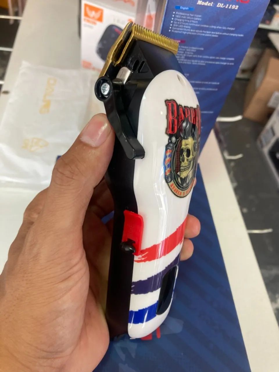 Máquina De Cortar Cabelo Profissional Sem Fio Daling - Foto 3