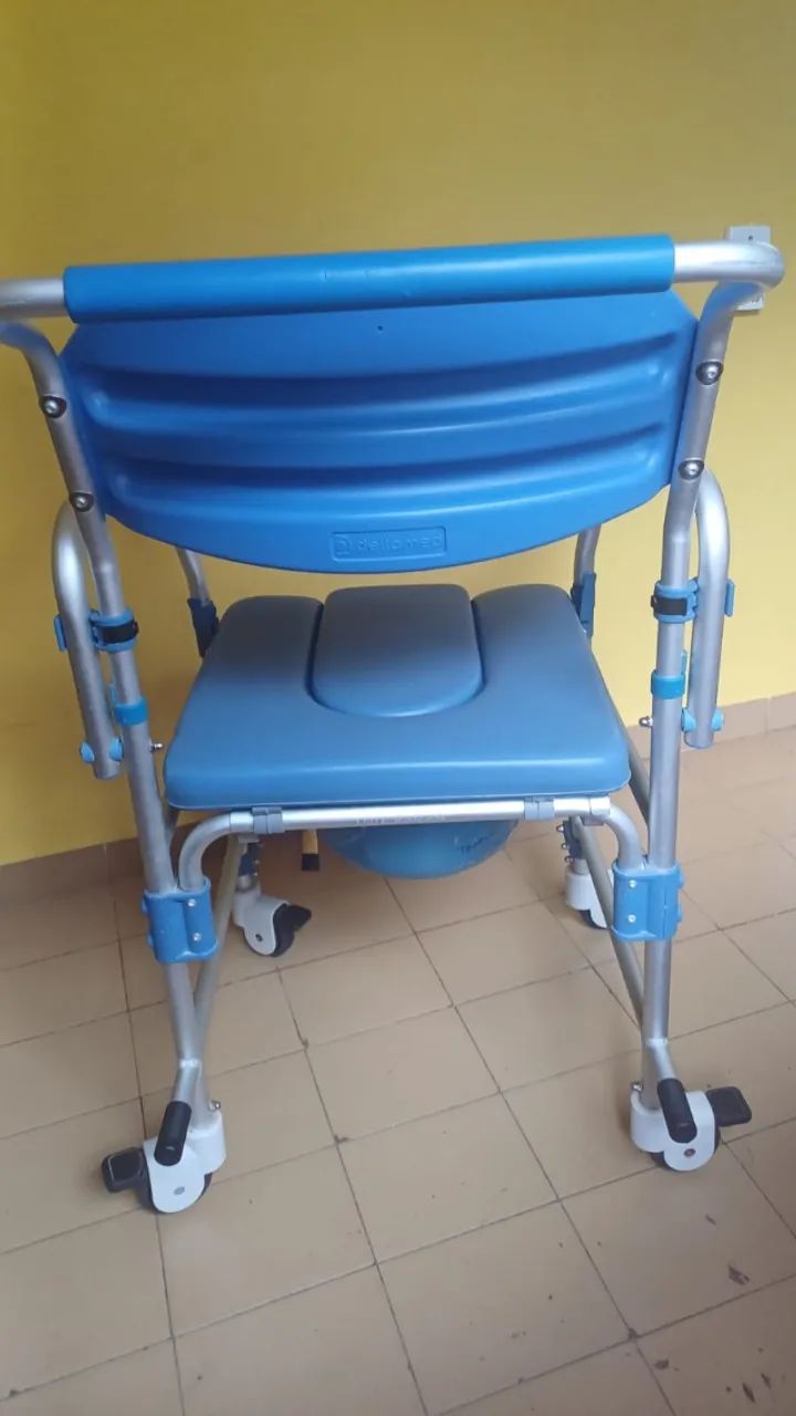 Cadeira De Banho Adulto Aluminio Dobravel 150kg D60 Dellamed - Foto 3