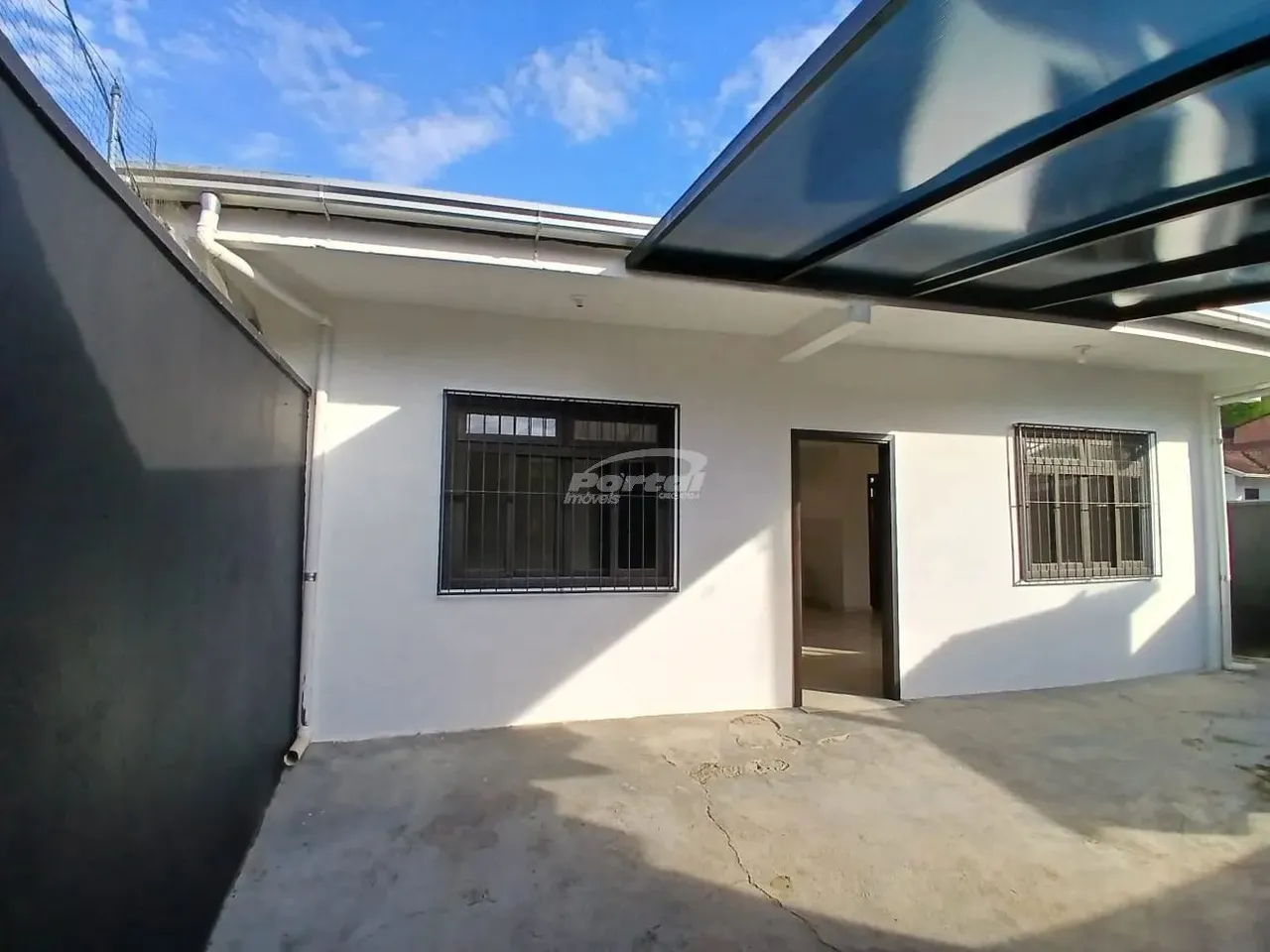 Casa 2 dormitórios para locação no Bairrro Itoupava Central, Blumenau SC.
