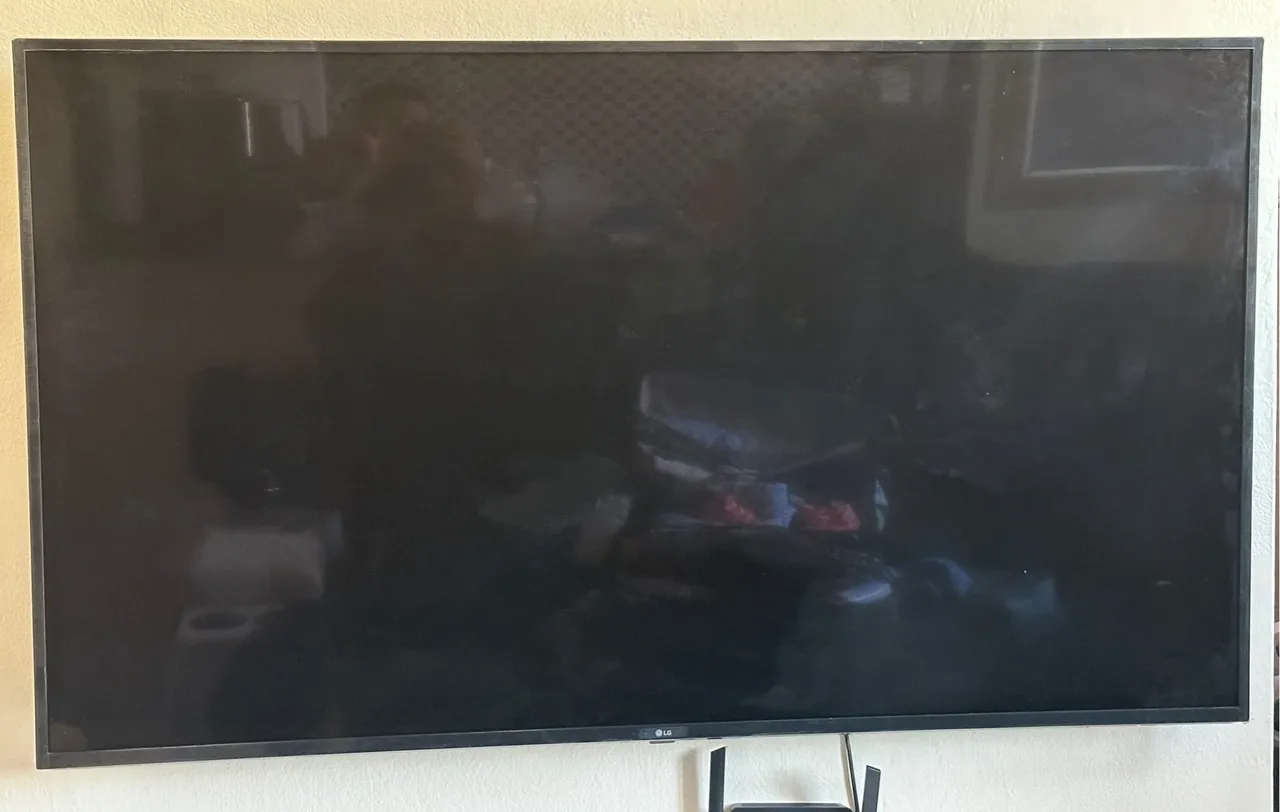 TV LG 65. Para retirada de peças