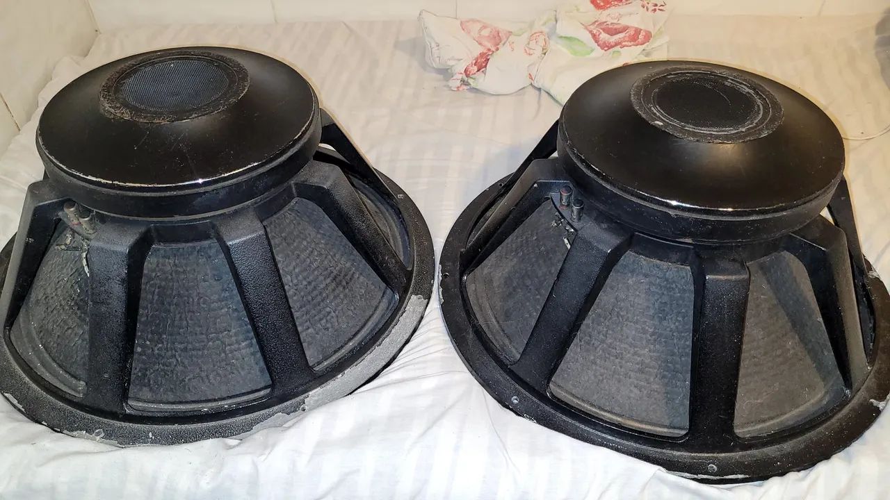 2 Subwoofers eros panzer 21 polegadas