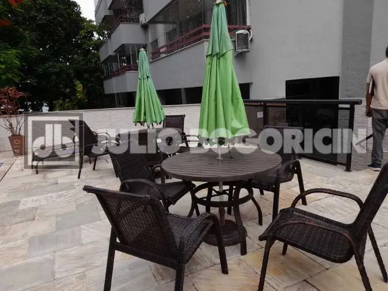 COBERTURA DUPLEX ANIL 3 QUARTOS + DEPENDENCIAS TERRAÇO COM CHURRASQUEIRA E AREA GOURMET - Foto 3