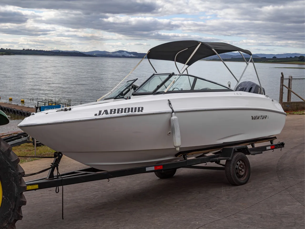Lancha Ventura 195 Comfort (Apenas 40 horas!)