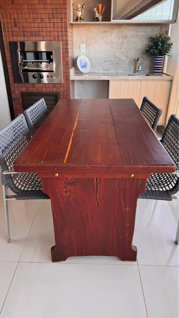 Mesa de madeira rústica para área gourmet