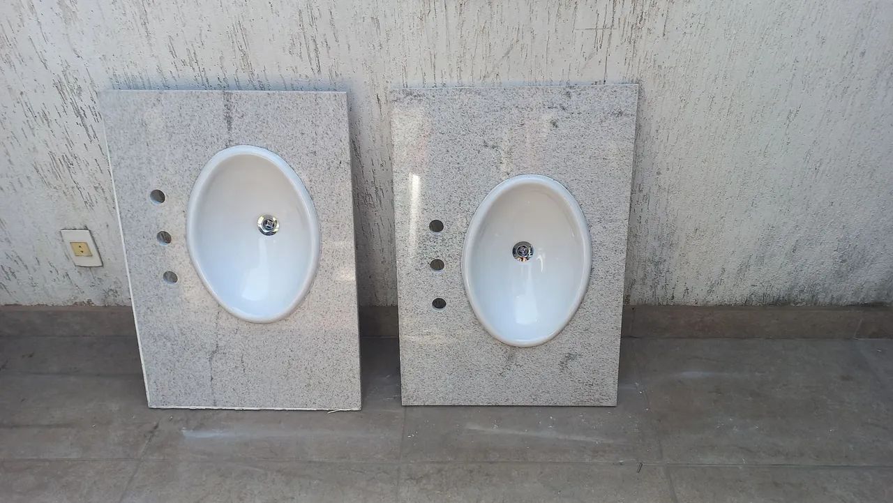 Pia de granito 55 X 80 ( tenho 2 iguais)