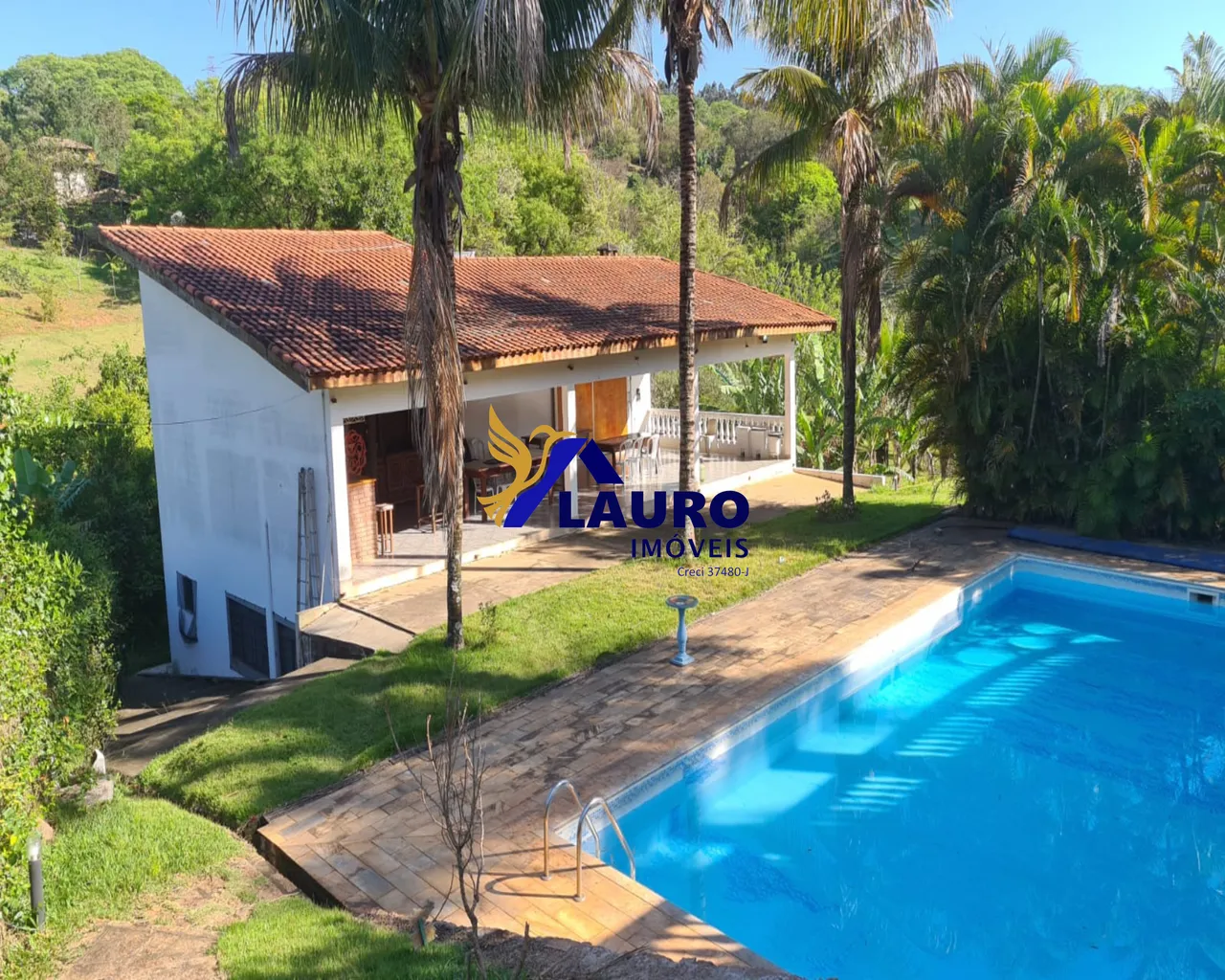 Chácara à venda em Valinhos-SP, no condomínio Morro das Pedras: 7 quartos, 4 suítes, 3 sal