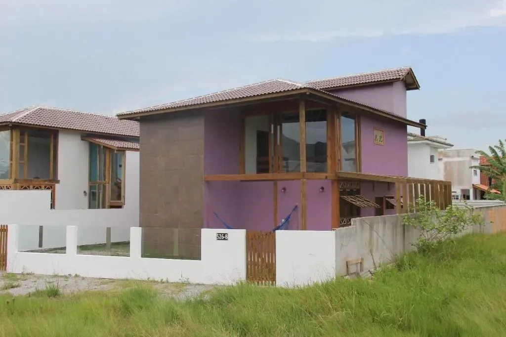 Casa com 3 dormitórios para alugar, 138 m² por R$ 5.315,00/mês - Ribeirão da Ilha - Floria