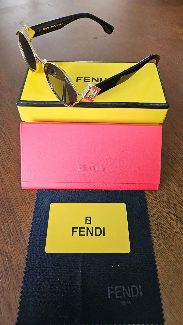 Óculos de sol Fendi 