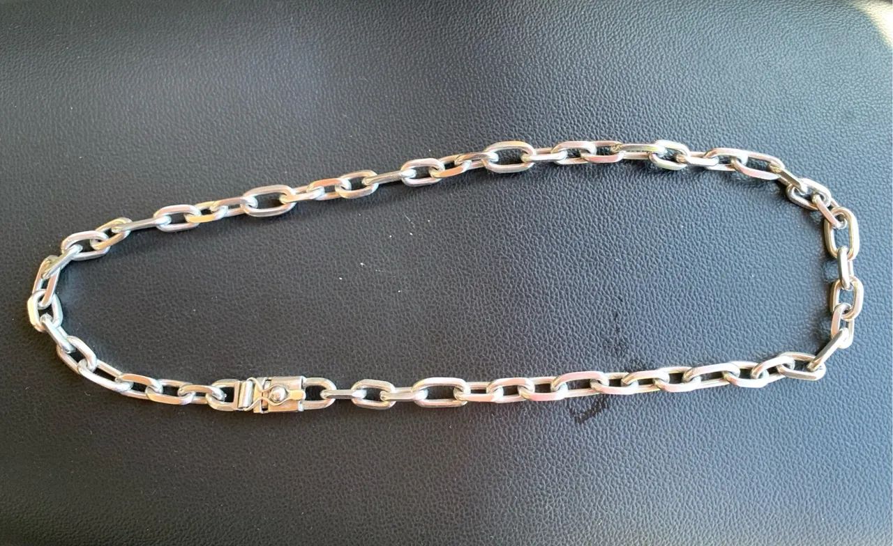 Cordão de prata Cartier 