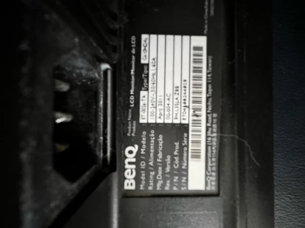 BENQ 15-inch LCD VGA Monitor64302736316034122