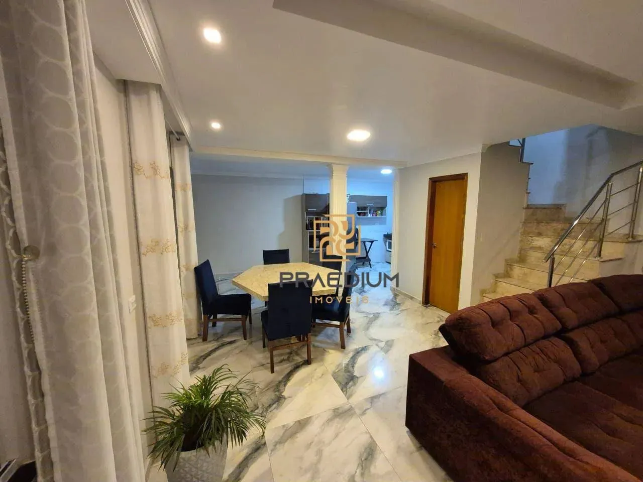 Sobrado com 3 dormitórios à venda, 140 m² por R$ 590.000,00 - Sítio Cercado - Curitiba/PR