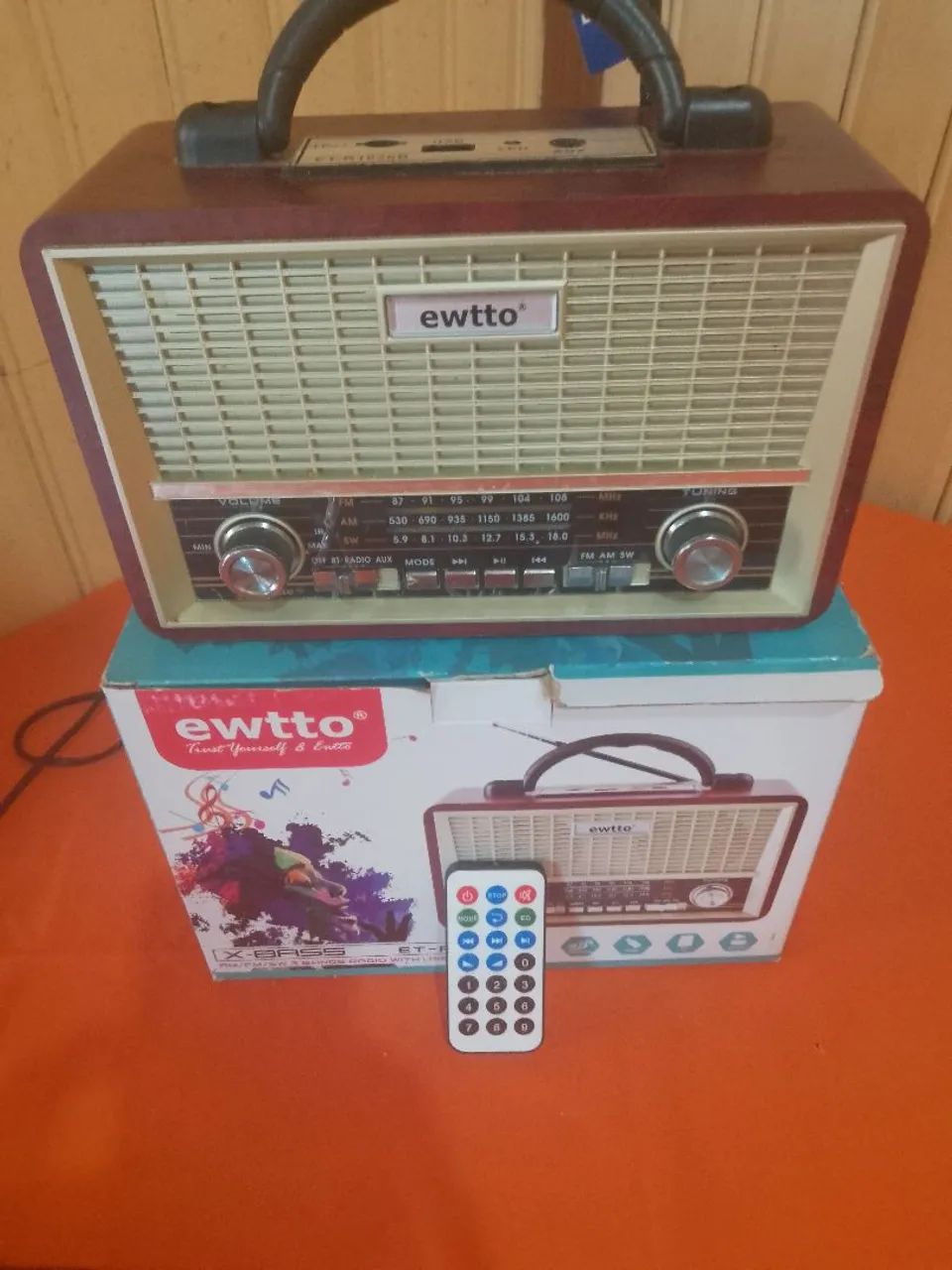 Rádio Retro Bluetooth com Controle Remoto 110$ facilito a entrega  - Foto 2
