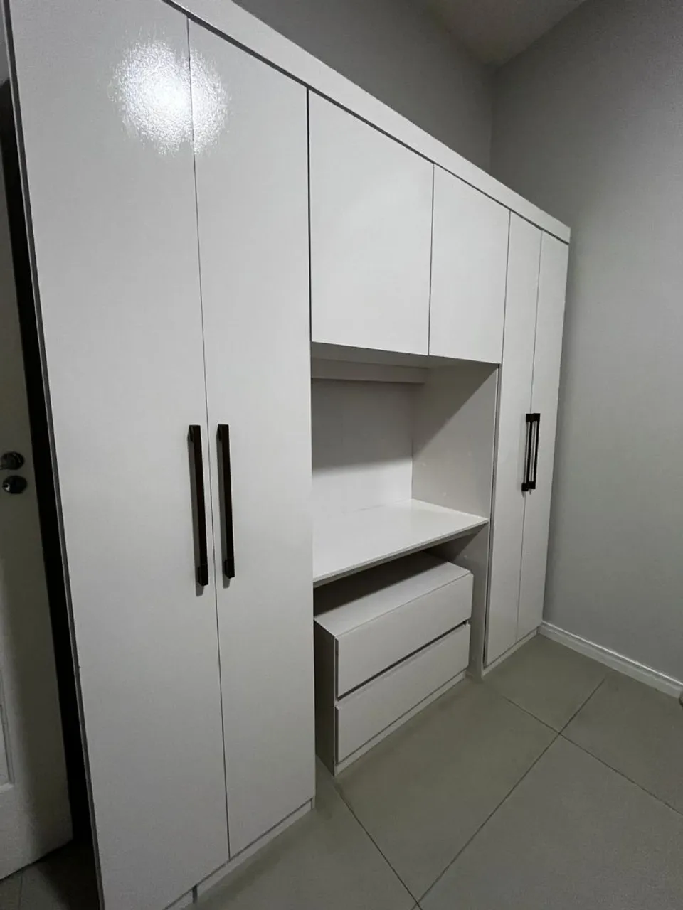 Guarda-roupa branco Material MDP