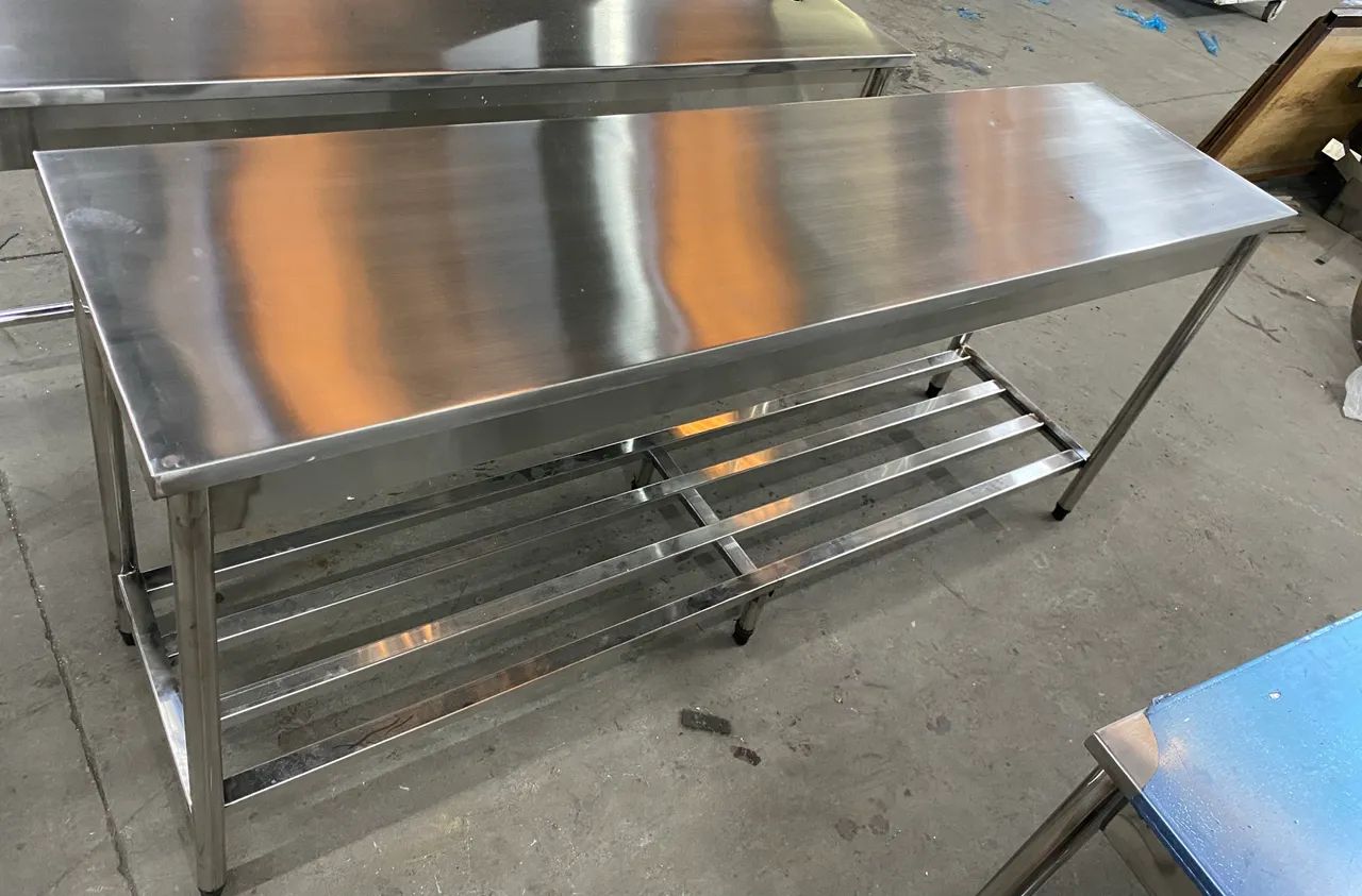 Direto da fábrica: Mesa de centro Inox com prateleira inferior gradeada NOVA - Foto 2