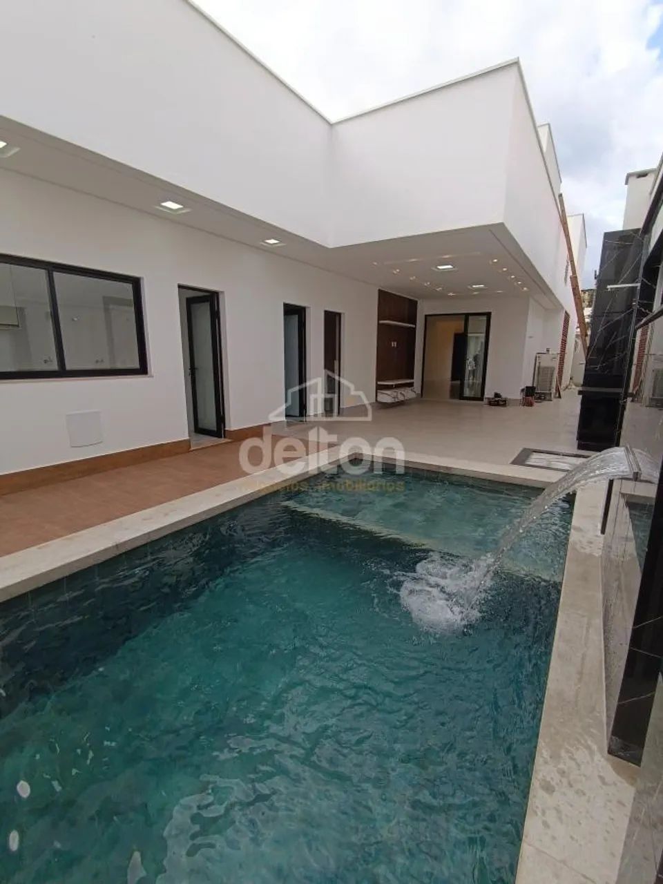 Casa para Venda em Governador Valadares, centro, 3 dormitórios, 3 suítes, 5 banheiros, - Foto 3