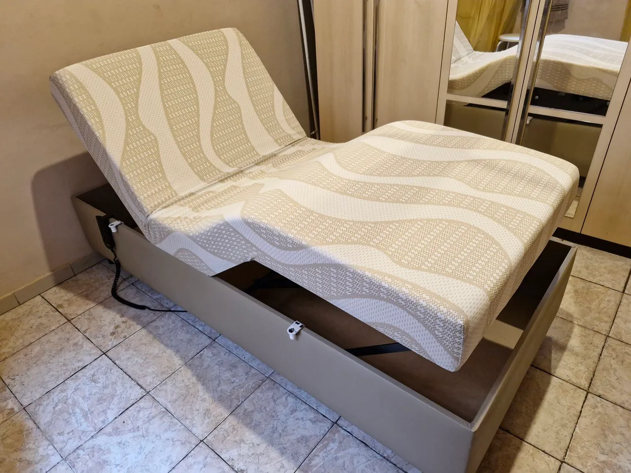 Cama Hospitalar Humanizada, Articulada e Motorizada.