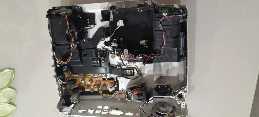Projetor Powerlite Epson W28 Somente O Gabinete Complero Branco 127/220v (Usado) - Foto 4