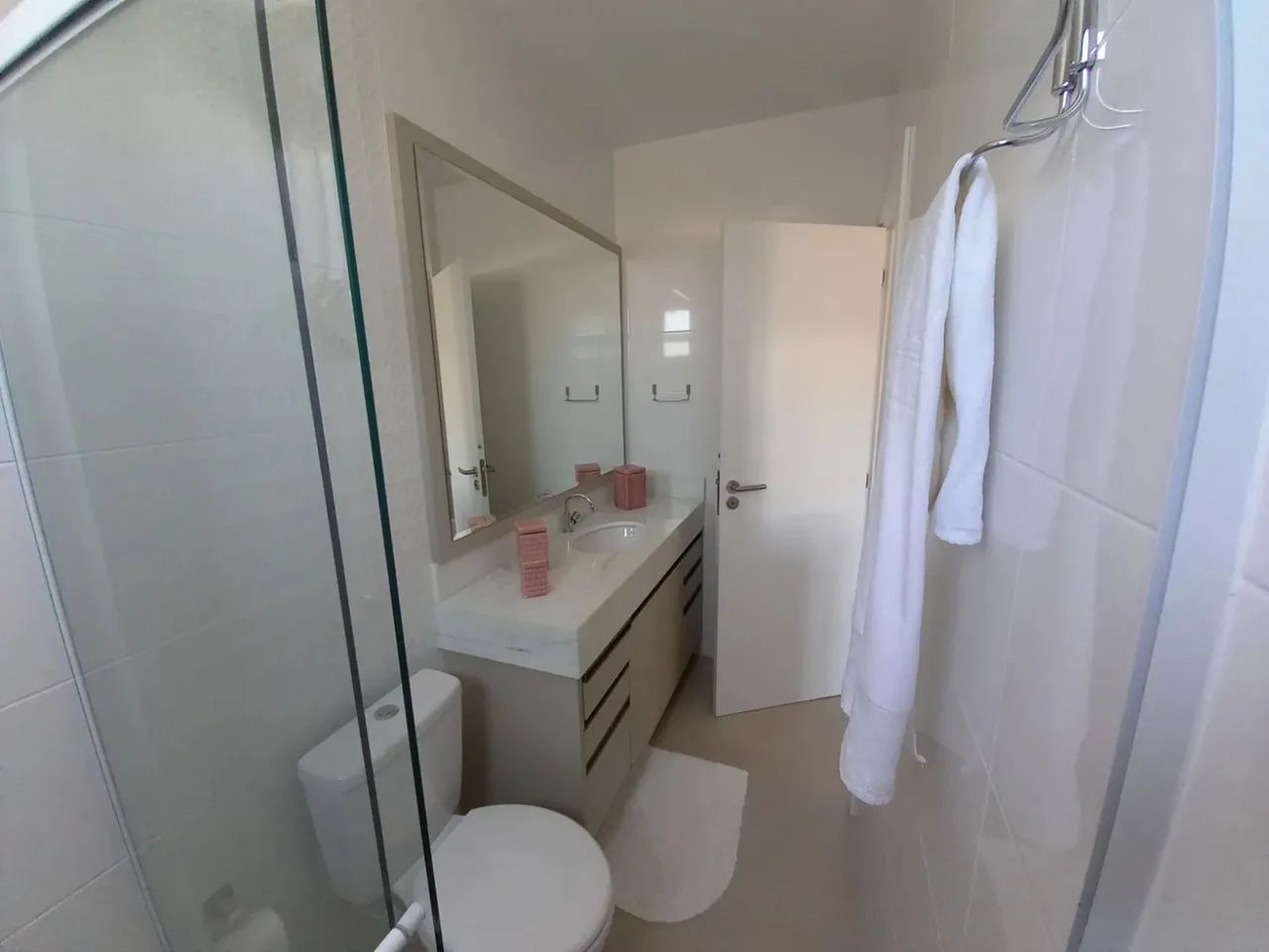 Apartamento ingleses 2Dorm(Suite), área nobre próximo a praia - Foto 4