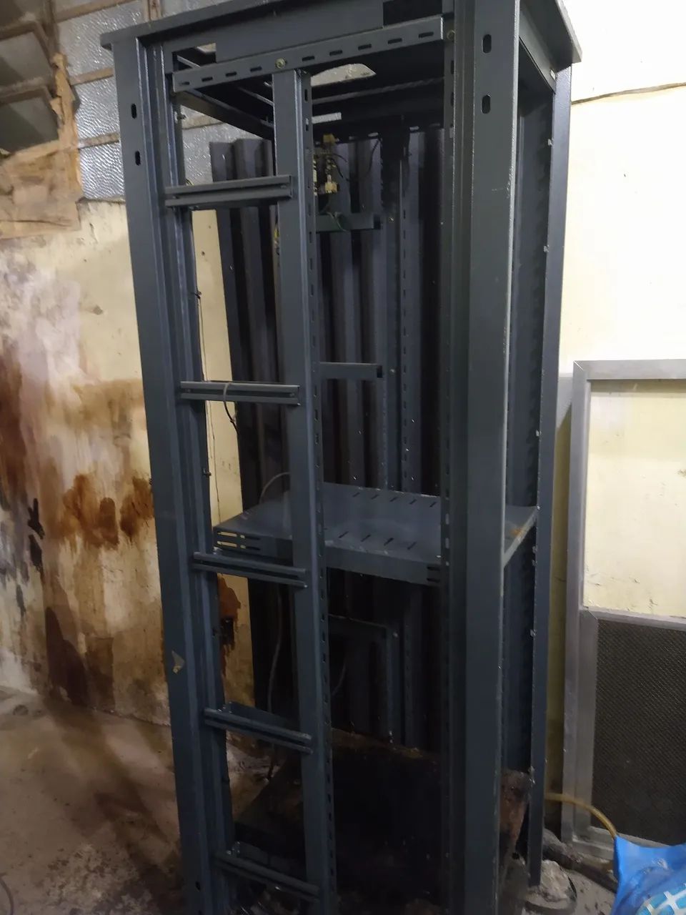 Rack para Servidor de Rede