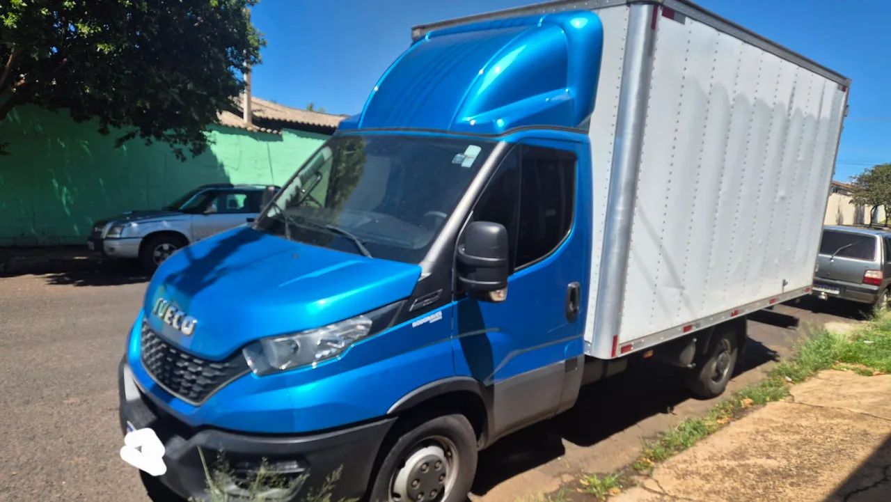 Iveco 35150 2022 baú 