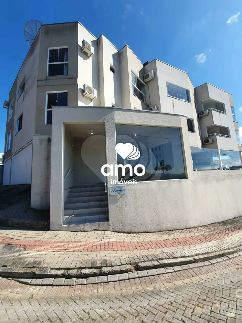 Apartamento semimobiliado para alugar no bairro São Pedro em Brusque