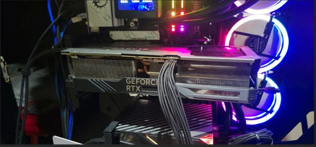 Gigabyte Geforce Rtx 4090 Gaming Oc 24g, 3 Fans - Foto 4